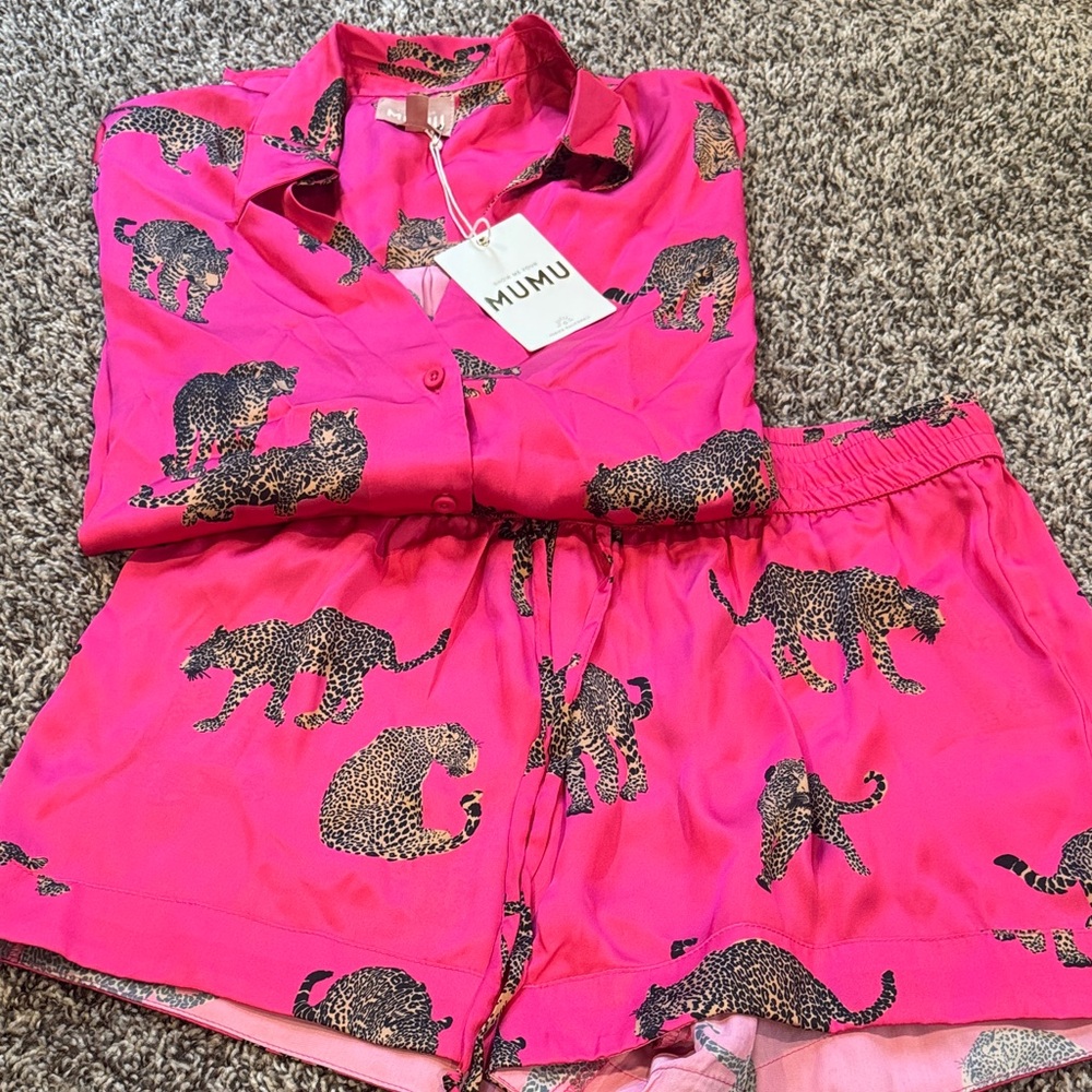 Show me your MuMu Early Riser leopard pajama set